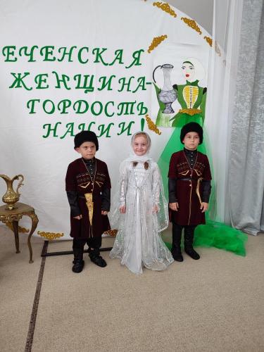 den-chechenskoj-zhenshhiny